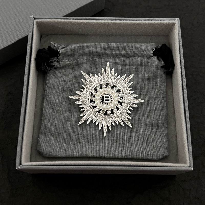 Balenciaga Brooch 05lyr03 (2)